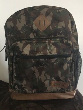Dickies Varsity camo back pack